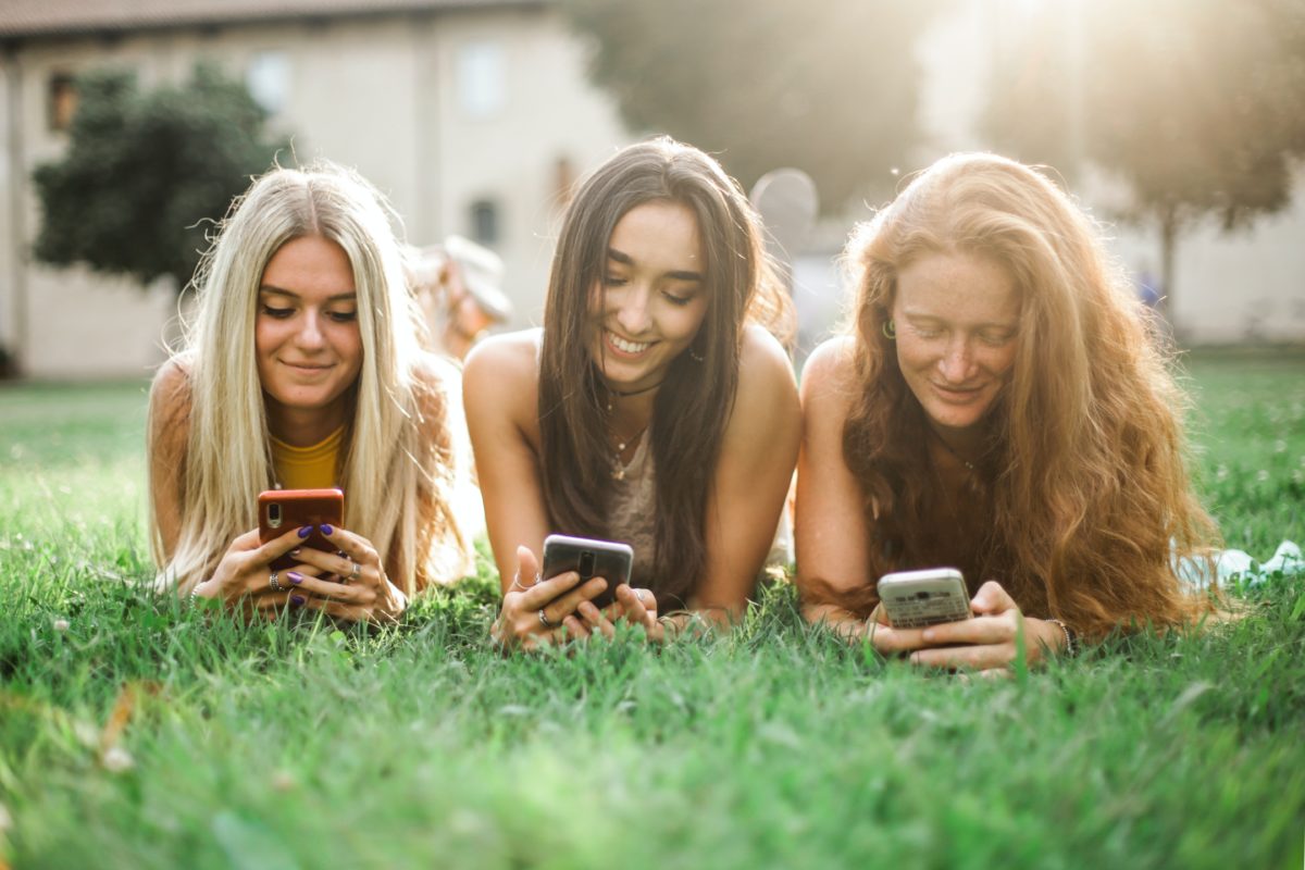 Case study featured image for Taking Curiously Human conversations social for LivePerson